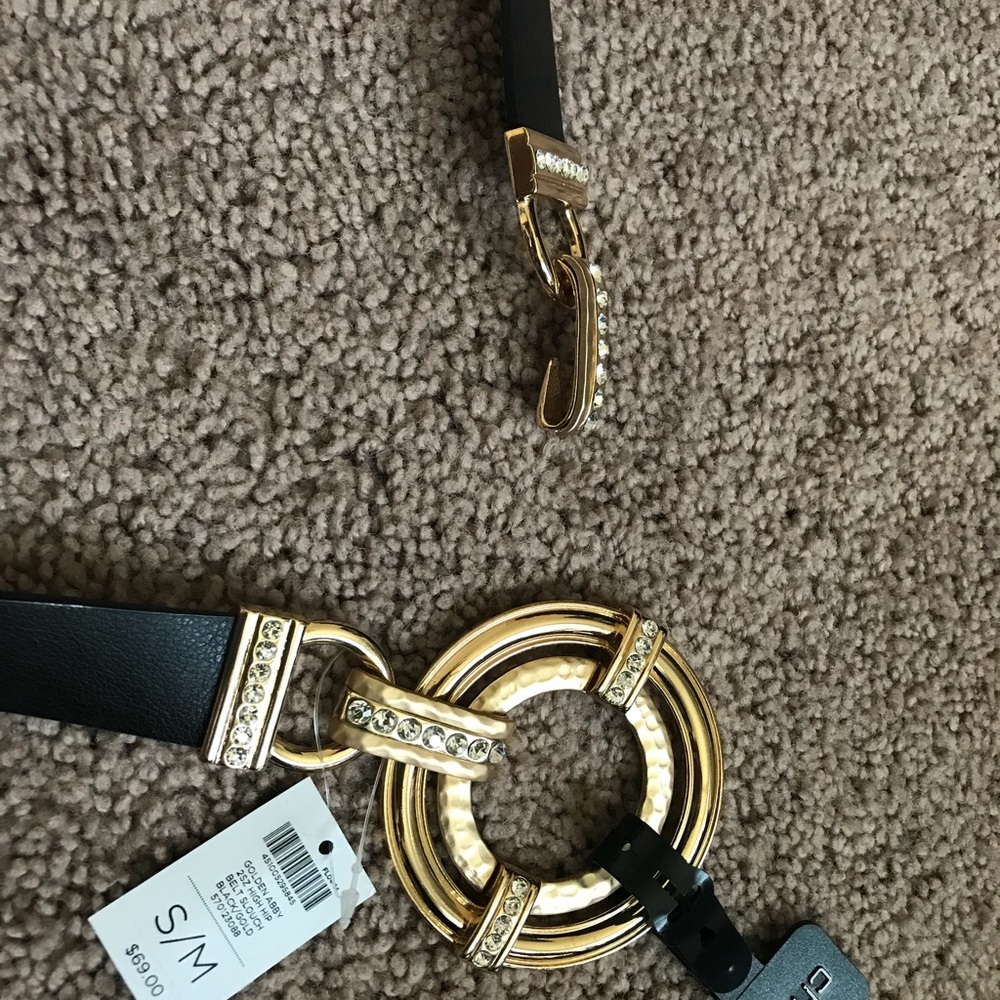 NWT adjustable black belt by Chicos
